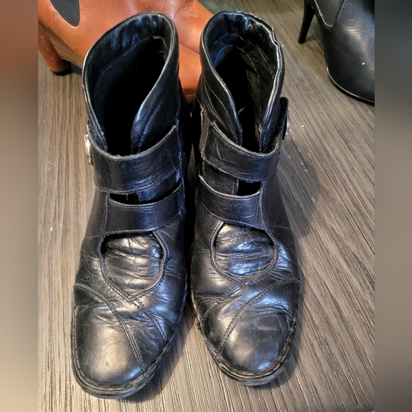 Leather booties - Picture 2 of 4